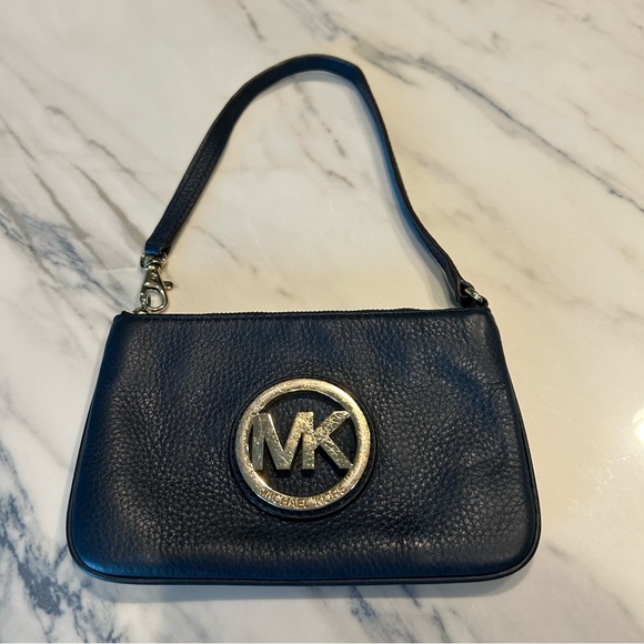 Michael Kors Fulton Clutch Wristlet Small Navy Blue Pebbled Leather - Picture 1 of 6